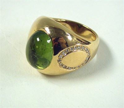 Lot 367 - Gold and Tourmaline ring