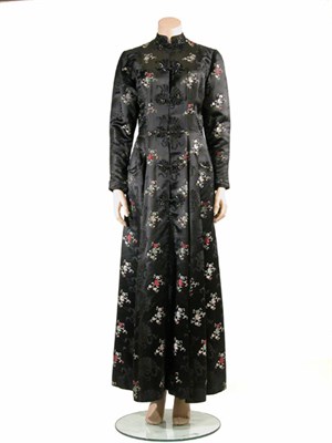 Lot 2099 - Yamamoto Soutane Style Evening Coat Dress...