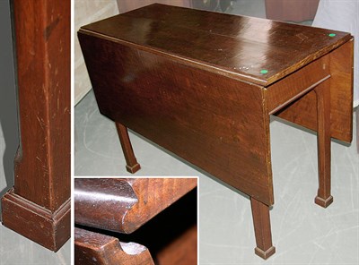 Lot 101 - Federal Mahogany Drop-Leaf Table The...