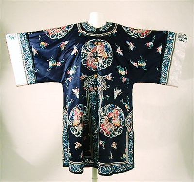 Lot 3812 - Chinese Navy Silk Lady's Informal Coat