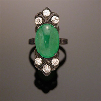 Lot 607 - Antique Jade and Diamond Ring