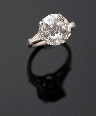 Lot 617 - Diamond Engagement Ring