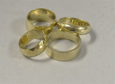 Lot 301 - Group of Assorted Gold Wedding Bands