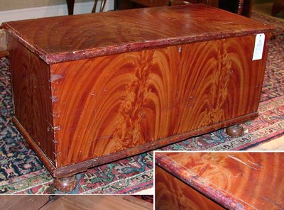 Lot 2082 - Grain Painted Blanket Chest 19th Century The...