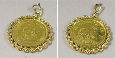 Lot 475 - Gold Coin Pendant