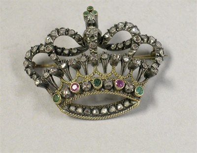 Lot 629 - Antique Style Crown Pin