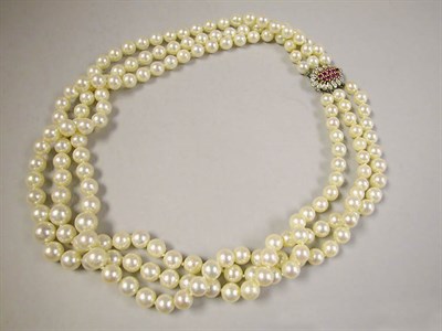Lot 572 - Cultured Pearl Necklace