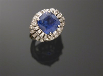 Lot 435 - Diamond and Sapphire Ring
