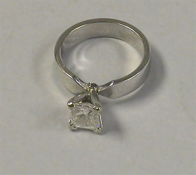Lot 553 - Diamond Engagement Ring