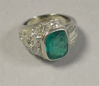 Lot 422 - Emerald and Diamond Ring