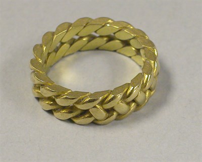 Lot 619 - Gold Band Ring