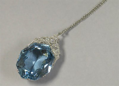 Lot 563 - Aquamarine Pendant and Chain