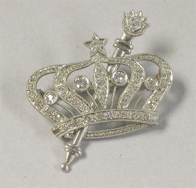 Lot 632 - Diamond Crown Pin