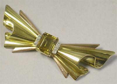 Lot 514 - Retro Citrine and Diamond Pin