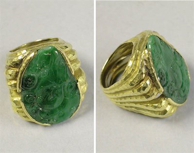 Lot 495 - Carved Jadite Ring