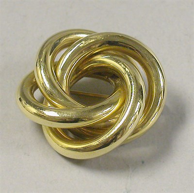 Lot 238 - Gold Knot Brooch