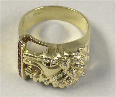 Lot 294 - Gold Lion's Head Ring