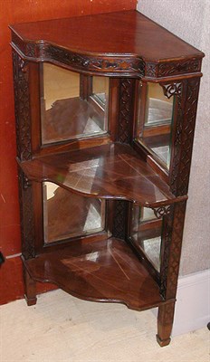 Lot 625 - Georgian Style Mahogany Corner Shelf