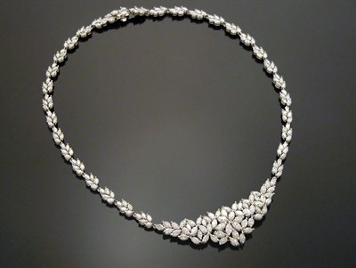 Lot 619 - Diamond Necklace