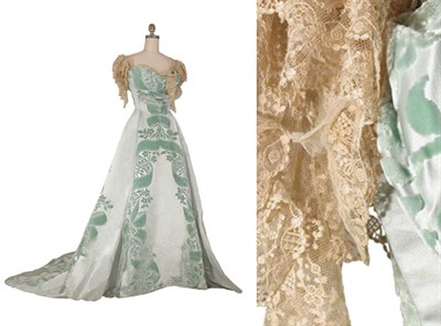 Lot 3383 - Worth Coupe des Velours Evening Gown French,...