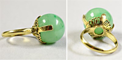 Lot 490 - Jade Ring