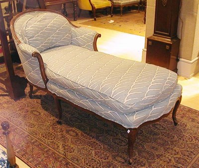 Lot 435 - Provincial Louis XV Style Walnut Chaise Longue