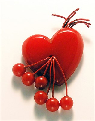 Lot 3085 - Heart-Shaped Brooch USA, circa 1941 Red...