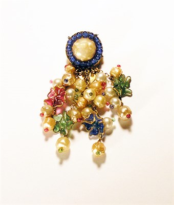 Lot 3194 - Chanel Chatelaine Scarf Pin Gripoix, France,...