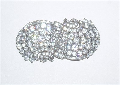 Lot 3040 - Brooch Convertible into Two Clips France,...