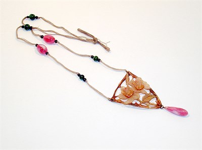 Lot 3003 - Bonte Two Roses Pendant Sautoir France, early...