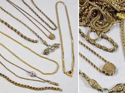 Lot 559 - Group of Assorted Chains
