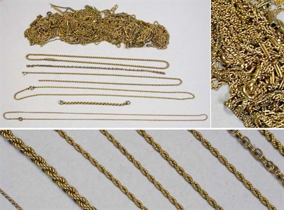 Lot 552 - Group of Assorted Chains