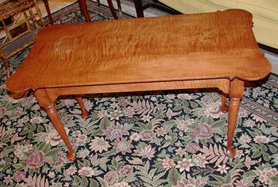 Lot 2571 - Queen Anne Style Maple Low Table