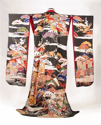 Lot 3820 - Japanese Furisode Kimono Japan, 1950s Yuzen...