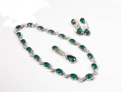Lot 3359 - Faux Emerald and Diamond Suite Simple design...