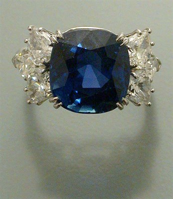 Lot 505 - Sapphire and Diamond Ring