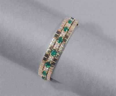 Lot 101 - Gold, Diamond & Emerald Bracelet