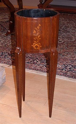 Lot 426 - Georgian Style Inlaid Mahogany Planter