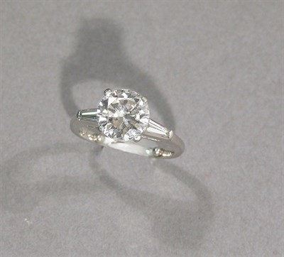 Lot 495 - Diamond Ring