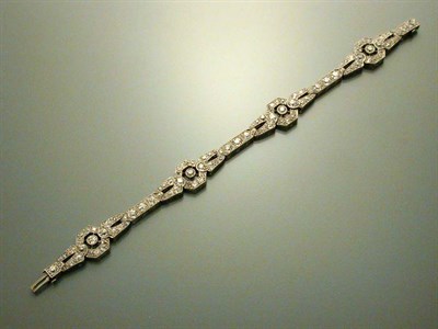 Lot 489 - Art Deco Diamond Bracelet