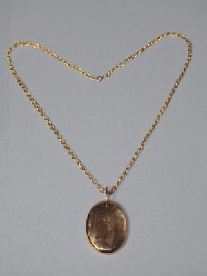 Lot 18 - Gold Chain & Pendant