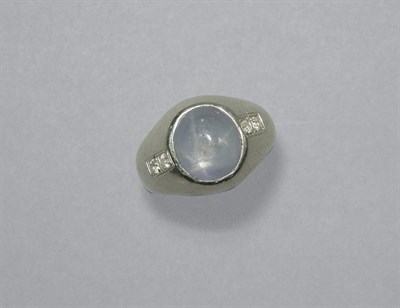 Lot 417 - Star Sapphire & Diamond Ring