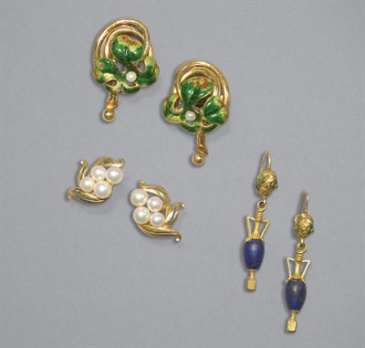 Lot 185 - Three Pairs of Earrings