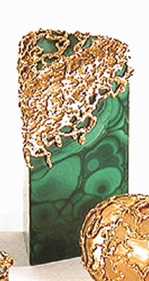 Lot 144C - Gold and Malachite Box 18 kt. yellow gold,...
