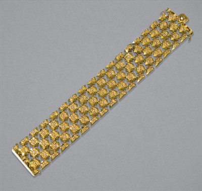 Lot 139 - Gold Bracelet