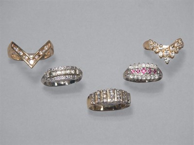 Lot 94 - Five Diamond Rings