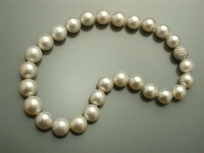 Lot 464 - Cultured Pearl Necklace