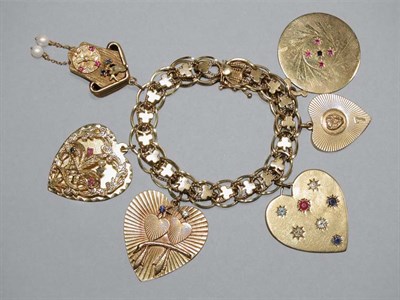 Lot 431 - Gold Charm Bracelet