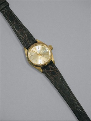 Lot 377 - Gold Wristwatch