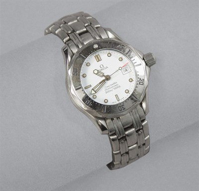 Lot 389 - Stainless Steel Wristwatch